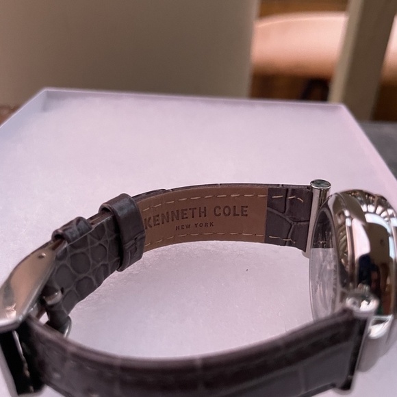 Vintage Kenneth Cole Women\'s Skeleton water resistant gray leather band Watch